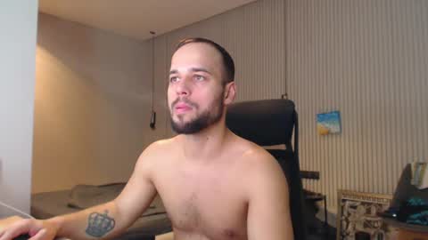 Snapshot of sandro_best chatting on 03/03/25, 12:48 DeAlex online show from 03/03/25, 12:48