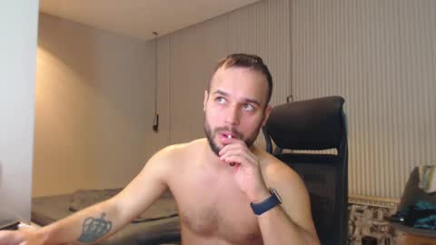 Snapshot of sandro_best chatting on 03/03/25, 03:53 DeAlex online show from 03/03/25, 03:53