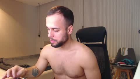 Snapshot of sandro_best chatting on 03/04/25, 02:21 DeAlex online show from 03/04/25, 02:21