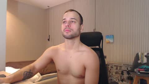 Snapshot of sandro_best chatting on 03/07/25, 10:56 DeAlex online show from 03/07/25, 10:56