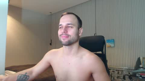 Snapshot of sandro_best chatting on 03/08/25, 02:40 DeAlex online show from 03/08/25, 02:40