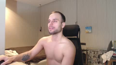 Snapshot of sandro_best chatting on 03/09/25, 06:00 DeAlex online show from 03/09/25, 06:00