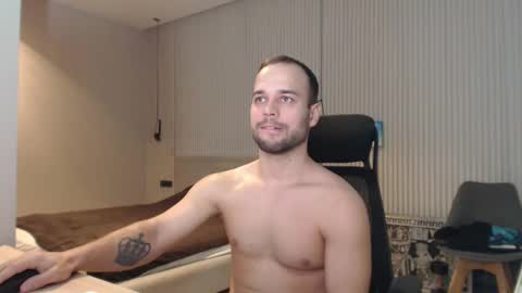 Snapshot of sandro_best chatting on 03/11/25, 01:34 DeAlex online show from 03/11/25, 01:34