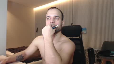 Snapshot of sandro_best chatting on 03/12/25, 09:24 DeAlex online show from 03/12/25, 09:24