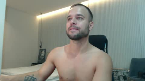 Snapshot of sandro_best chatting on 09/09/25, 08:58 DeAlex online show from 09/09/25, 08:58