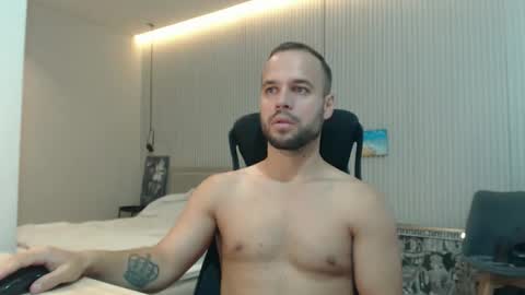 Snapshot of sandro_best chatting on 09/10/25, 09:09 DeAlex online show from 09/10/25, 09:09