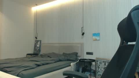 Snapshot of sandro_best chatting on 09/15/25, 09:09 DeAlex online show from 09/15/25, 09:09