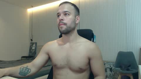 Snapshot of sandro_best chatting on 09/16/25, 09:43 DeAlex online show from 09/16/25, 09:43