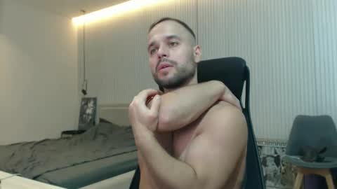 Snapshot of sandro_best chatting on 09/21/25, 09:55 DeAlex online show from 09/21/25, 09:55