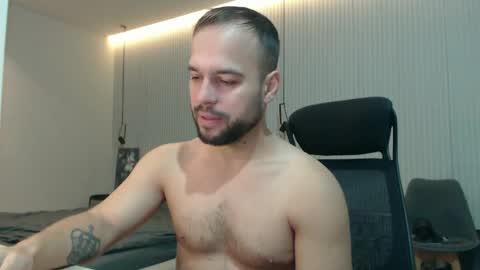 Snapshot of sandro_best chatting on 10/06/25, 09:51 DeAlex online show from 10/06/25, 09:51