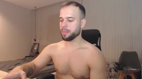 Snapshot of sandro_best chatting on 10/26/25, 11:05 DeAlex online show from 10/26/25, 11:05