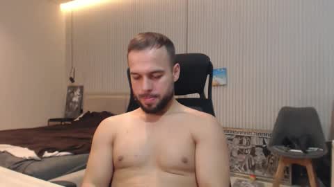 Snapshot of sandro_best chatting on 11/02/25, 11:01 DeAlex online show from 11/02/25, 11:01