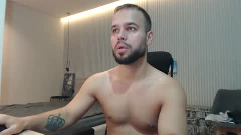 Snapshot of sandro_best chatting on 11/04/25, 09:52 DeAlex online show from 11/04/25, 09:52