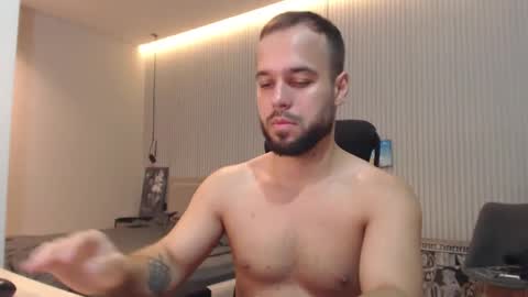 Snapshot of sandro_best chatting on 11/06/25, 09:32 DeAlex online show from 11/06/25, 09:32