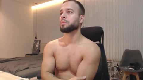 Snapshot of sandro_best chatting on 11/07/25, 10:04 DeAlex online show from 11/07/25, 10:04