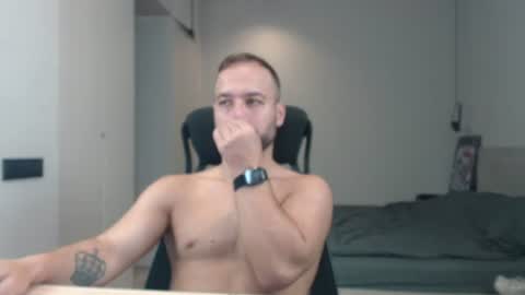 Snapshot of sandro_best chatting on 06/24/26, 09:30 DeAlex online show from 06/24/26, 09:30