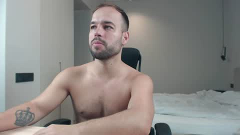 Snapshot of sandro_best chatting on 07/05/26, 10:11 DeAlex online show from 07/05/26, 10:11