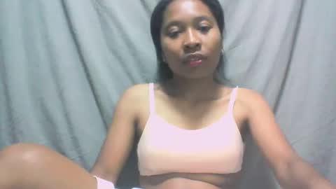 Snapshot of sandy735579 chatting on 10/16/25, 05:19 sandy735579 online show from 10/16/25, 05:19