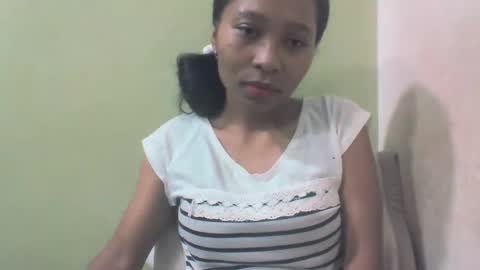 Snapshot of sandy735579 chatting on 04/26/26, 02:20 sandy735579 online show from 04/26/26, 02:20