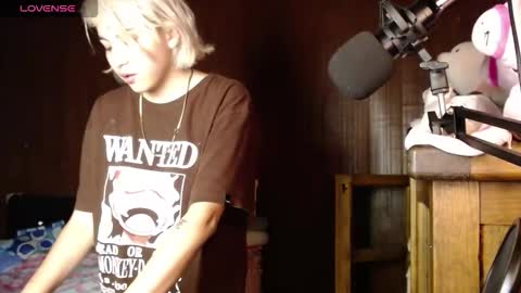 Snapshot of sandy_straw chatting on 12/16/25, 06:07 sandy_straw online show from 12/16/25, 06:07