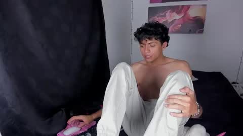 Snapshot of sandy_straw chatting on 02/17/26, 09:43 sandy_straw online show from 02/17/26, 09:43