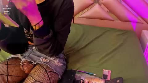 Sandy Houston  online show from 02/13/26, 10:06