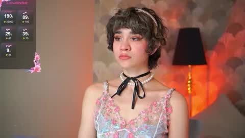 Snapshot of sandzu_ chatting on 12/13/25, 09:09 Viola online show from 12/13/25, 09:09