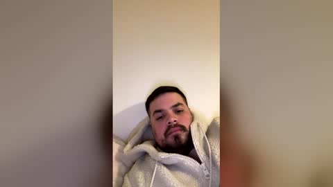 Snapshot of saneq120996 chatting on 12/17/25, 04:07 saneq120996 online show from 12/17/25, 04:07