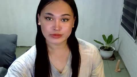 Snapshot of sangre_danaya chatting on 10/17/25, 05:43 DANAYA online show from 10/17/25, 05:43