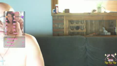 Snapshot of sanroom chatting on 01/12/25, 04:40 sanroom online show from 01/12/25, 04:40