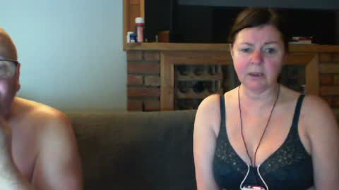 Snapshot of sanroom chatting on 01/22/25, 04:02 sanroom online show from 01/22/25, 04:02