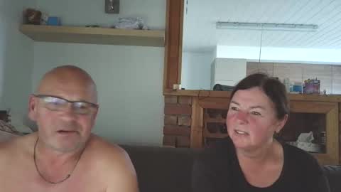 Snapshot of sanroom chatting on 09/26/25, 02:43 sanroom online show from 09/26/25, 02:43