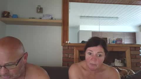 Snapshot of sanroom chatting on 09/30/25, 02:11 sanroom online show from 09/30/25, 02:11