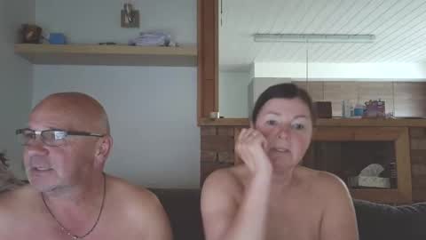 Snapshot of sanroom chatting on 10/03/25, 02:58 sanroom online show from 10/03/25, 02:58