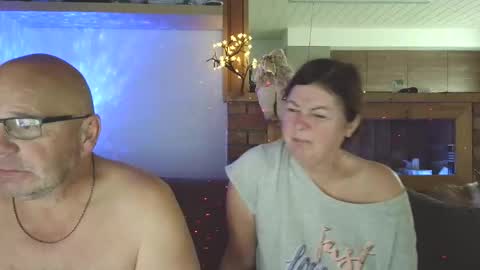 Snapshot of sanroom chatting on 11/01/25, 01:46 sanroom online show from 11/01/25, 01:46