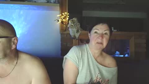 Snapshot of sanroom chatting on 11/19/25, 02:50 sanroom online show from 11/19/25, 02:50