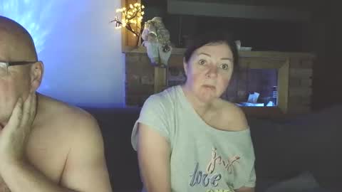 Snapshot of sanroom chatting on 11/21/25, 04:27 sanroom online show from 11/21/25, 04:27