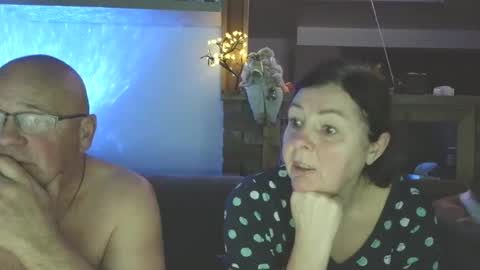 Snapshot of sanroom chatting on 12/17/25, 03:51 sanroom online show from 12/17/25, 03:51