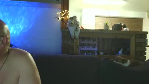 Snapshot of sanroom chatting on 12/19/25, 03:52 sanroom online show from 12/19/25, 03:52