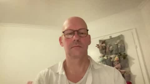 Snapshot of santaclausonice chatting on 11/08/25, 07:41 santaclausonice online show from 11/08/25, 07:41