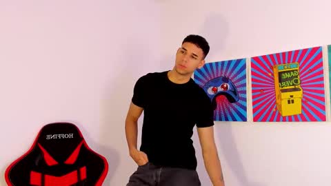 Snapshot of santana_maximo chatting on 02/20/26, 12:38 Maximo Santana online show from 02/20/26, 12:38