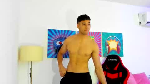 Snapshot of santana_maximo chatting on 02/25/26, 12:37 Maximo Santana online show from 02/25/26, 12:37