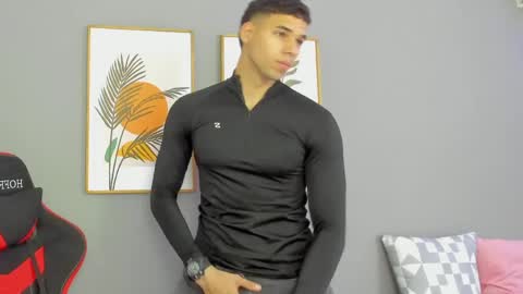 Snapshot of santana_maximo chatting on 05/27/26, 05:10 Maximo Santana online show from 05/27/26, 05:10
