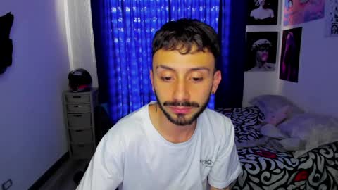Snapshot of santi_mateo chatting on 04/15/26, 09:15 Santi online show from 04/15/26, 09:15