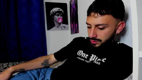 Snapshot of santi_mateo chatting on 05/29/26, 05:16 Santi online show from 05/29/26, 05:16