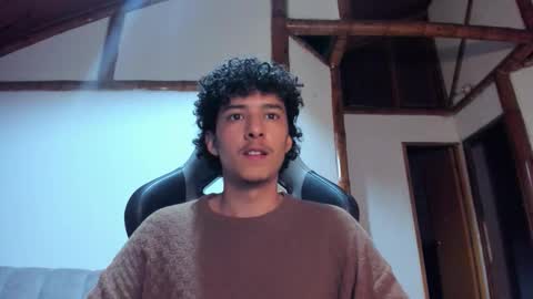 santi_twink19 online show from 02/22/26, 05:19