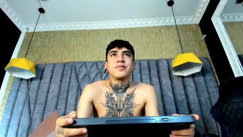 Snapshot of santiabader chatting on 10/21/25, 11:44 SantiAbader online show from 10/21/25, 11:44