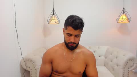 santiago_huntt online show from 12/05/24, 04:09