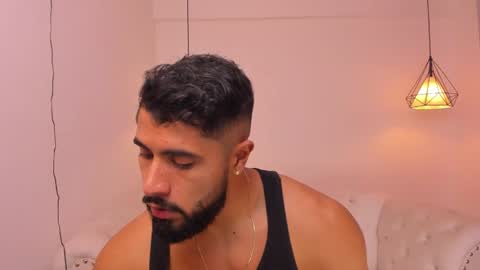 santiago_huntt online show from 12/06/24, 08:18