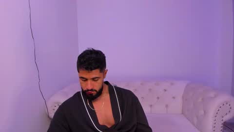 santiago_huntt online show from 12/11/24, 04:09